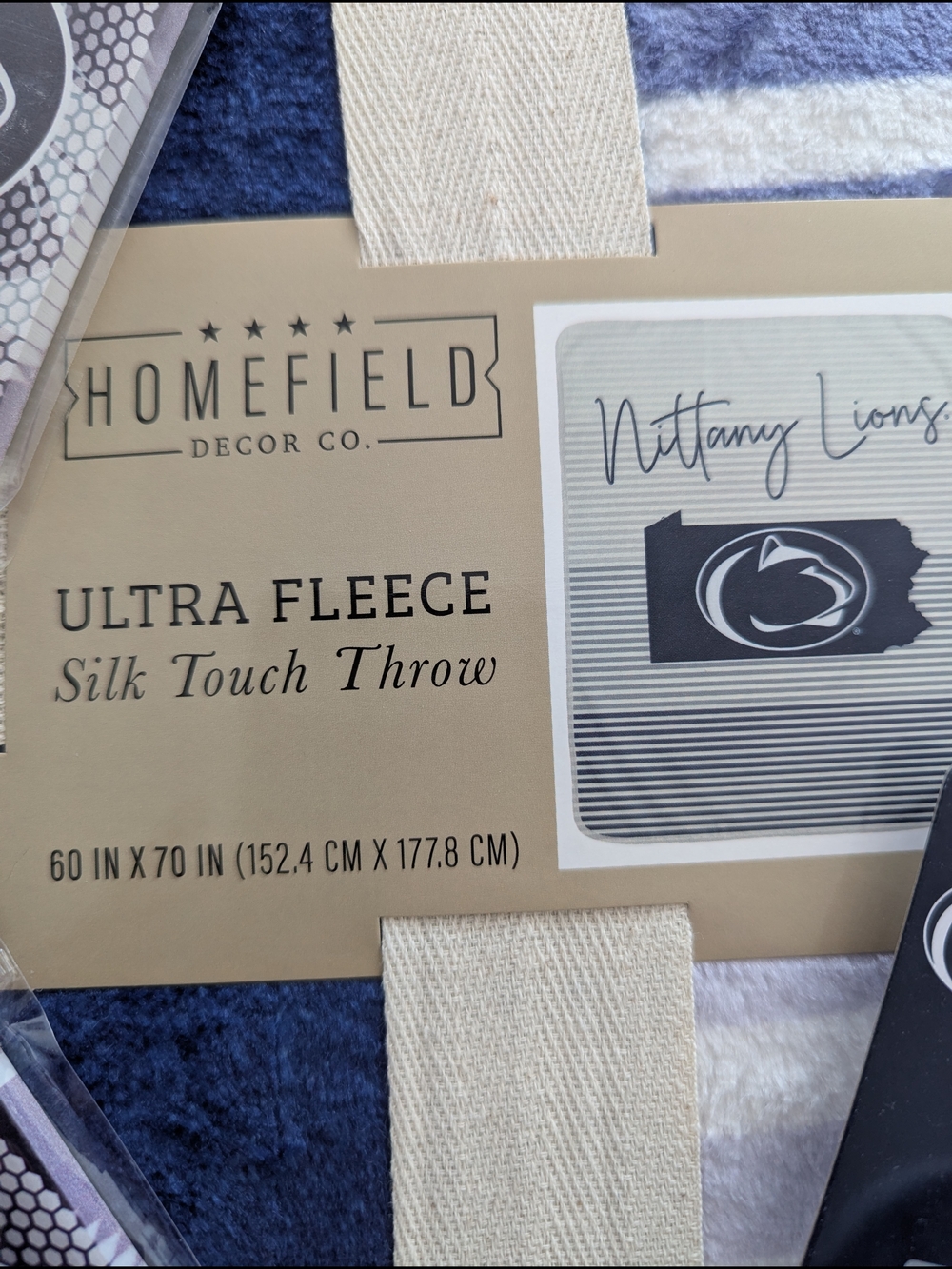 Penn State Nittany Lions Throw with Coasters & Bag Clips - Picture 2 of 5